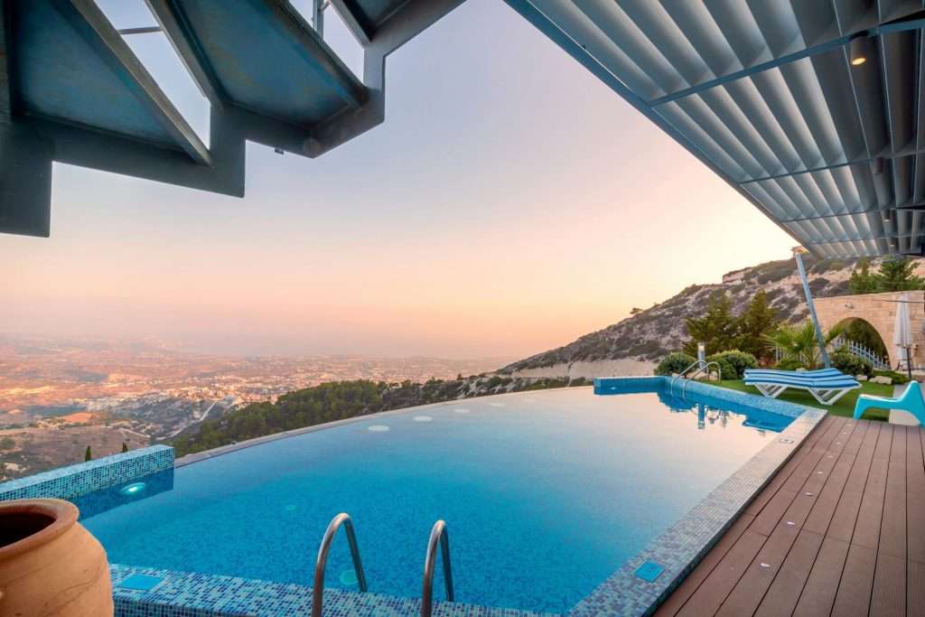 The Ultimate Guide to Preparing for Your Holiday Travels 